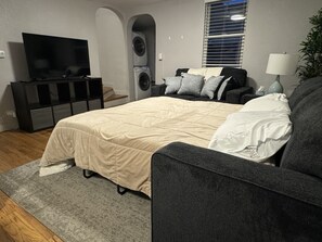 2 bedrooms, desk, free WiFi, bed sheets