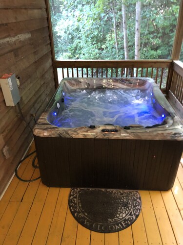 Ellie's Place-"Wow, this is nice!"