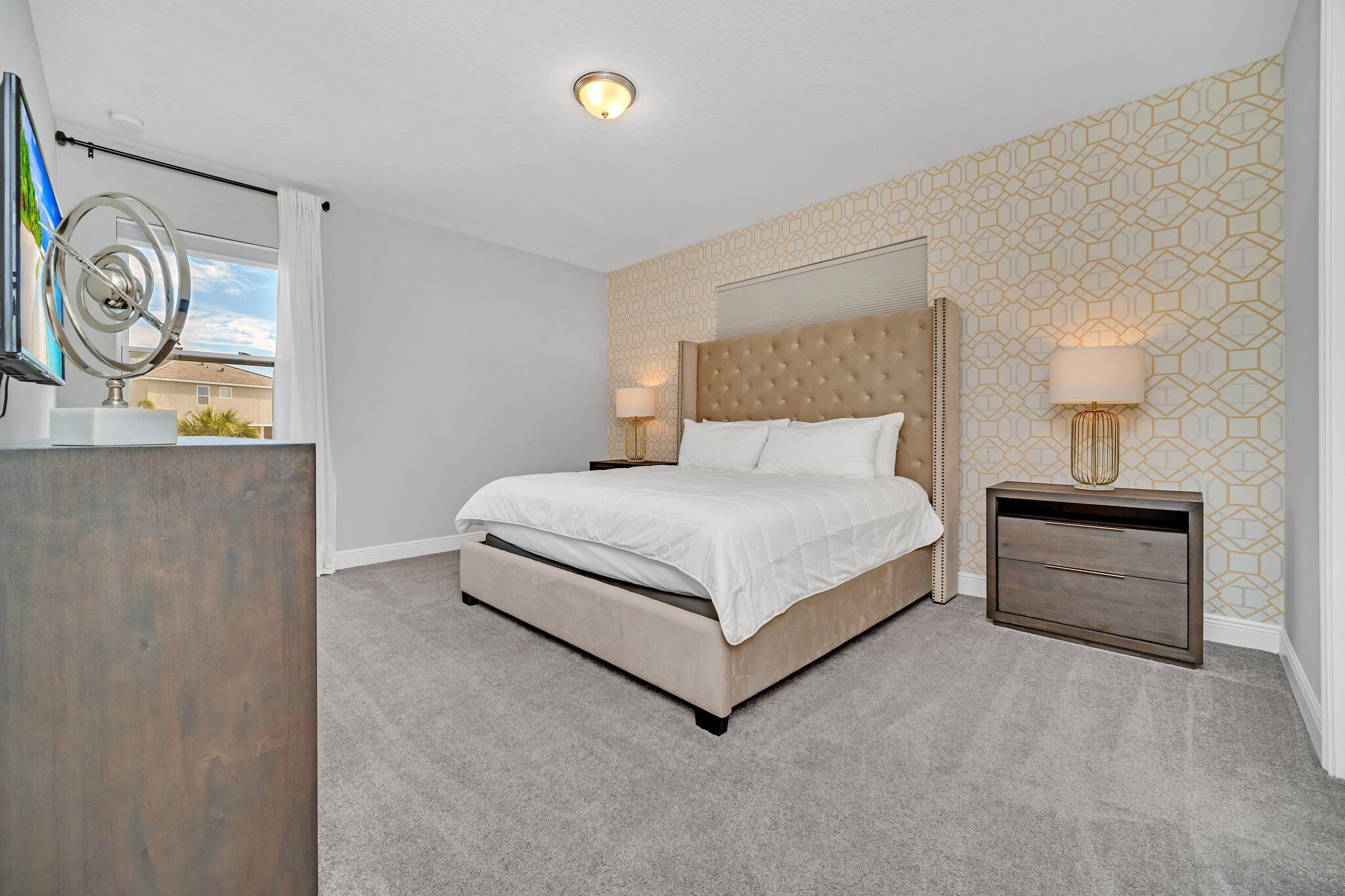5 bedrooms, iron/ironing board, WiFi (free), bed sheets