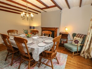 Cottage | Private kitchen | Fridge, microwave, dishwasher, electric kettle