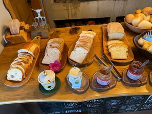Petit déjeuner buffet compris tous les jours