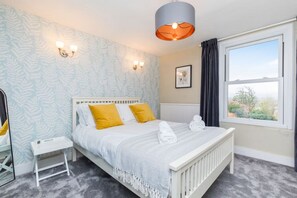 1 bedroom, desk, travel cot, free WiFi