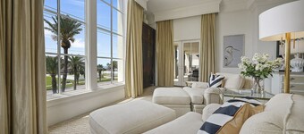 Villa Blanco - Huge Waterfront Home in Destin Near the Beach with Large Private Pool & Theater