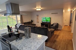 Interior - Royal's Blue POOL House - 1 mi to  Chiefs/Royals Stadium (Independence)