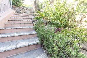 Villa, plusieurs lits | Escalier