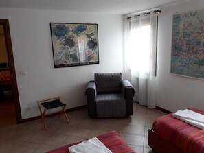 Interior - Your home in Venice, 2 bedrooms, 2 bathrooms, WIFI, AC (Venezia)