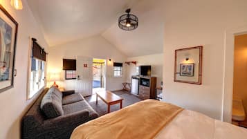 Junior Studio Suite | Premium bedding, pillow-top beds, individually decorated