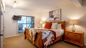 3 slaapkamers, een strijkplank/strijkijzer, wifi, beddengoed