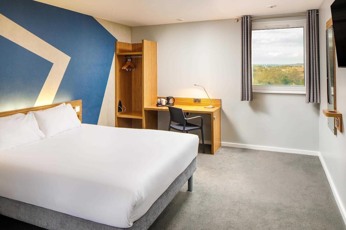 Standard Room, 1 Double Bed | Desk, laptop workspace, blackout curtains, soundproofing