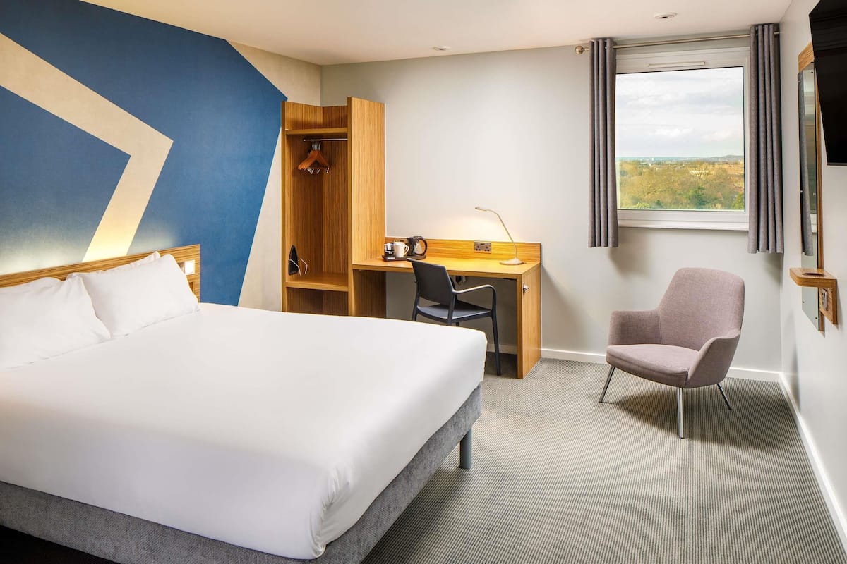 Standard Room, 1 Double Bed | Desk, laptop workspace, blackout curtains, soundproofing