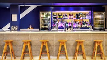 Bar (trong khuôn viên)