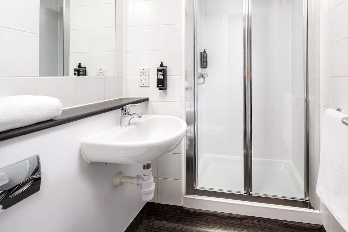 Chambre Standard, 3 lits une place