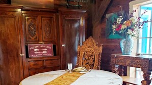 Unclassified image, 4 of 23, button - LeMatidora Inn (Empire)