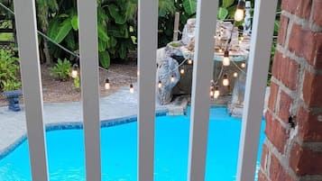 Kolam renang outdoor