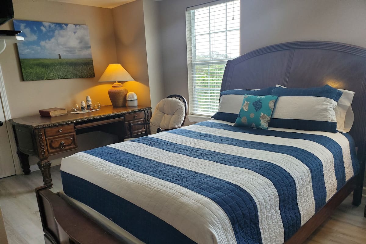 2 bedrooms, blackout curtains, iron/ironing board, free WiFi