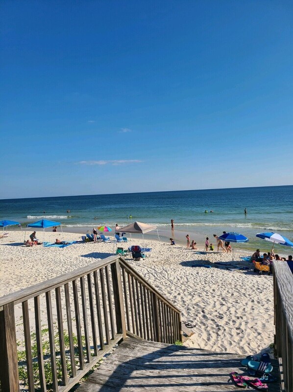 Beach nearby, sun loungers, beach towels