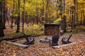 Property grounds - Secluded cabin located in Amish country  (West Union)