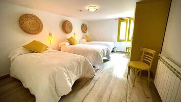 5 dormitorios, escritorio, tabla de planchar con plancha y wifi