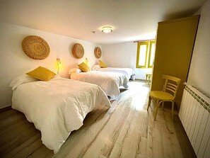 5 habitaciones, escritorio, tabla de planchar con plancha y wifi 