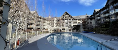 Piscine extérieure, piscine chauffée