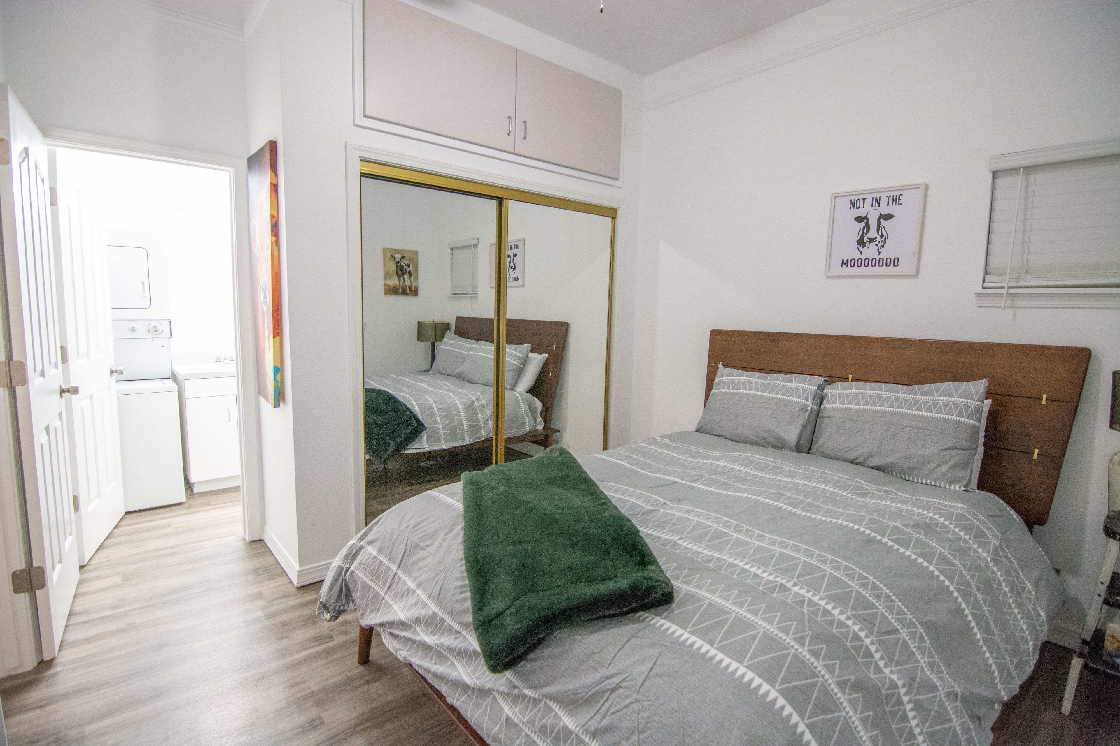 Situated in Old Town Meridian, shopping, dining, bars and more!