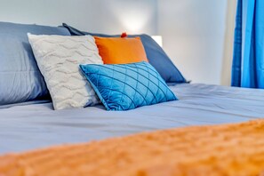 1 habitación, tabla de planchar con plancha, cuna de viaje y wifi 