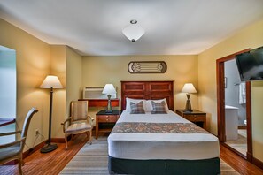 Premium Queen | Premium bedding, in-room safe, individually decorated