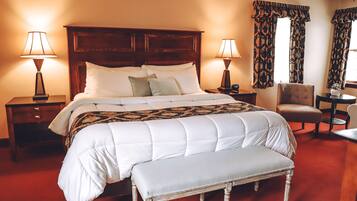 Premium King | Premium bedding, in-room safe, individually decorated