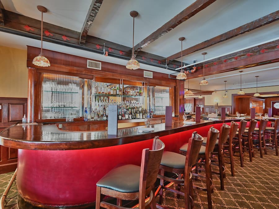 Lunch and dinner served