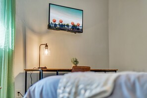 1 bedroom, iron/ironing board, travel cot, WiFi