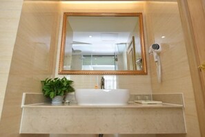 Bathroom - Vienna Hotel (Shou County Jingrun Central City) (Shou County)