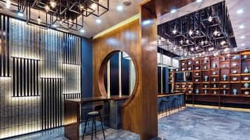 المنشأة من الداخل