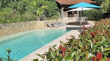 Piscina externa, piscina aquecida