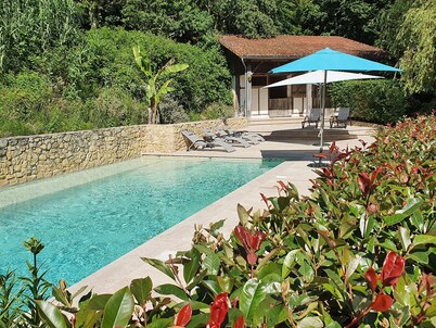 Quiet house with large garden and pool, in the Entre-deux-Mers