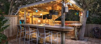 Island Retreat - Backyard Oasis w/Pool/NEW Hot Tub/Tiki Bar