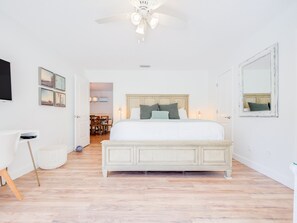 3 habitaciones, tabla de planchar con plancha, wifi y ropa de cama 