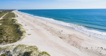 Minutes to the Beach: Pool and Tennis