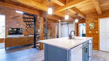 Chalet (Base Camp) | Exterior