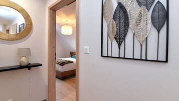 2 slaapkamers, een kluis op de kamer, een strijkplank/strijkijzer