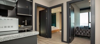 Marina Green Suit Hotel