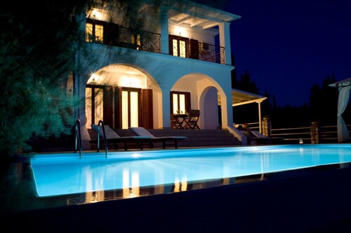 Villa Katia. An exclusive and comfort retreat at Tsoukalades. Sea & sunset views