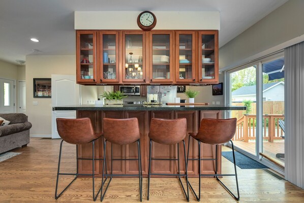 Interior - Ohio City Getaway W/ Hot Tub, Pool Table and more! (Cleveland)