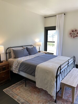 4 bedrooms, iron/ironing board, free WiFi, bed sheets