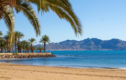 Beach front apartment in Puerto de Mazarrón