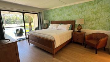 2 bedrooms, iron/ironing board, travel crib, WiFi (free)