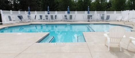 Piscine extérieure, piscine chauffée