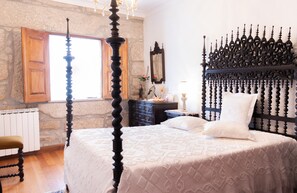 5 bedrooms, iron/ironing board, travel crib, free WiFi