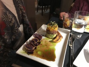 Alimentos y bebidas