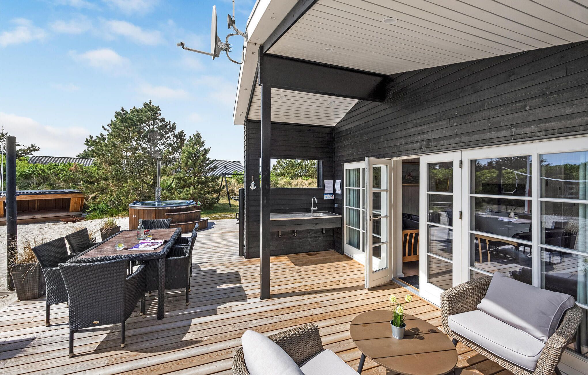 تناول الطعام بالخارج