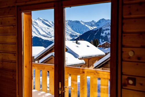 12-person chalet 200m from chairlift